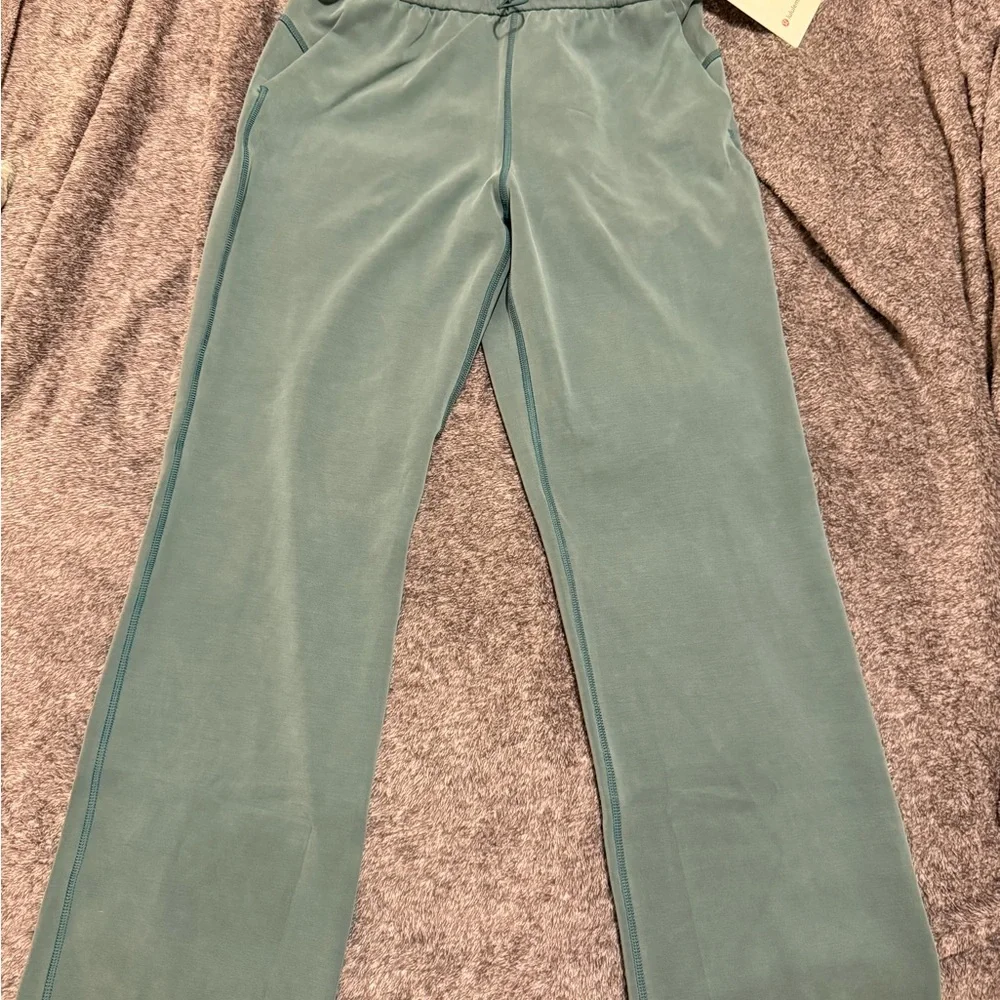 NWT Lululemon SoftStreme High Rise Pants Soft Green Regular - Picture 1 of 4